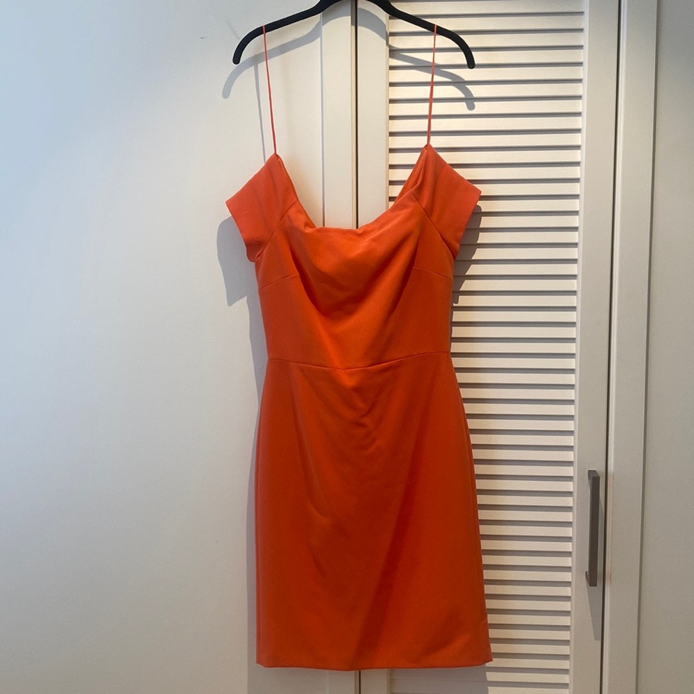 ALICE + OLIVIA Off-The-Shoulder Mini Dress (size 8). Perfect cocktail dress!